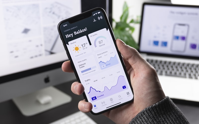 必一运动手机App在多种设备上展示的界面截图